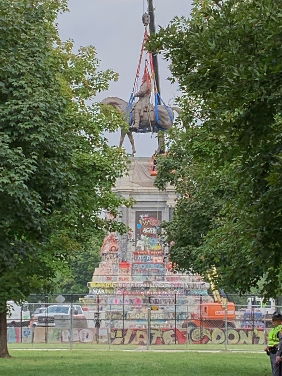LEE STATUE